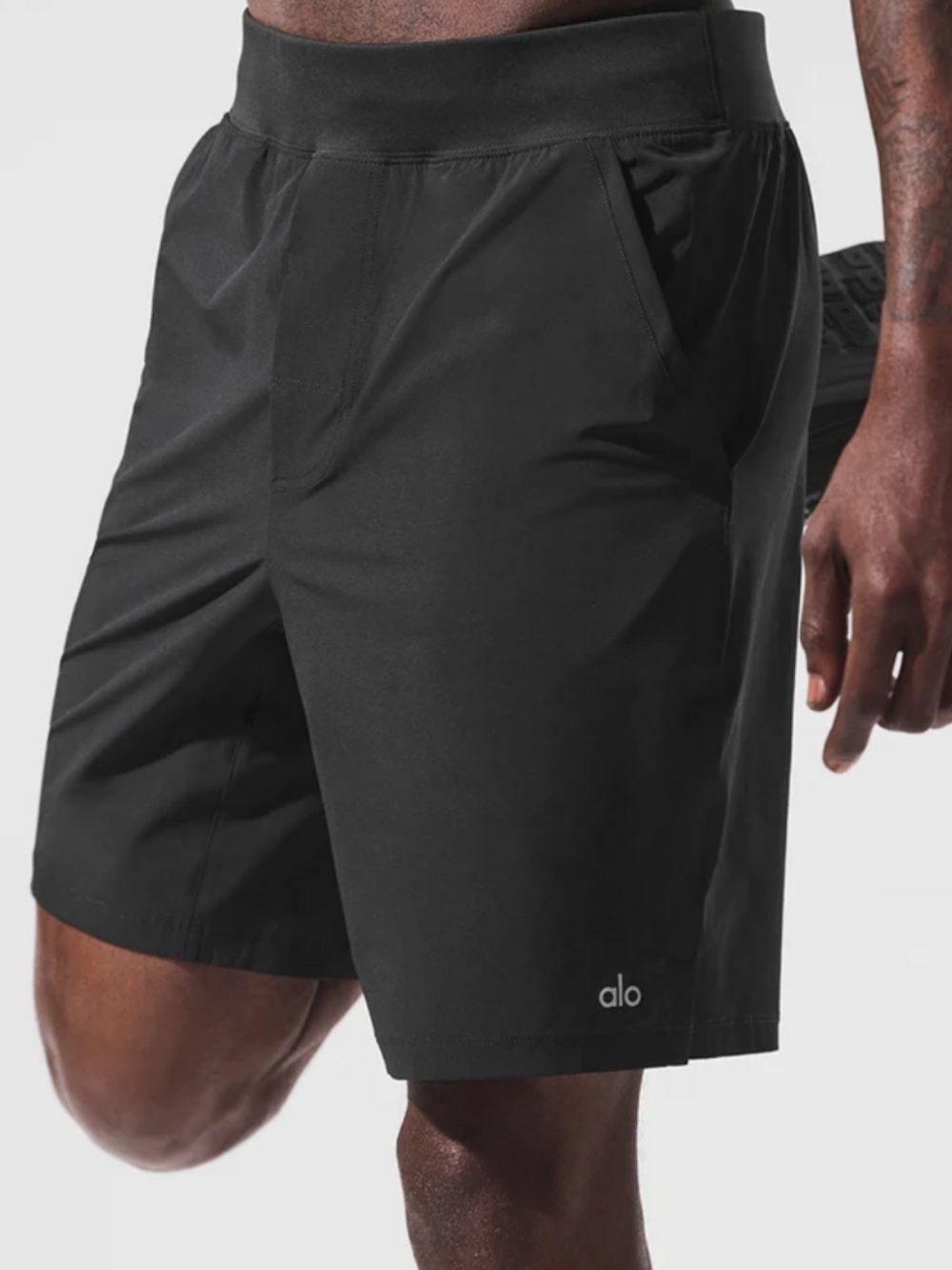 ALO Yoga Men's Black Repetition Shorts 9” XL